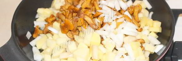 картошка жареная с лисичками