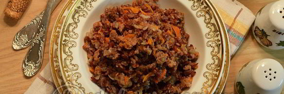 красный рис с мясом