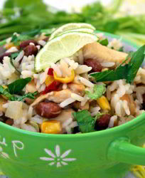 Лимонный рис с курицей, кинзой и фасолью