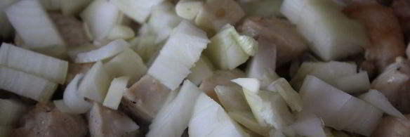 лимонный рис с курицей, кинзой и фасолью