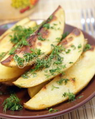 Молодой картофель с укропом и чесноком