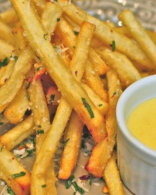 Пикантный картофель фри с красным перцем