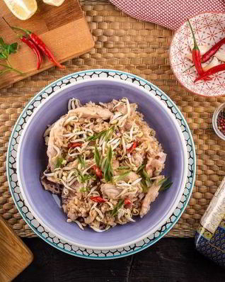 Пикантный рис с курицей и беконом