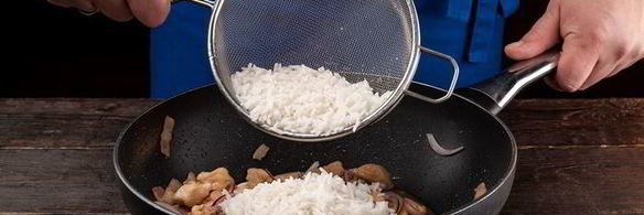 пикантный рис с курицей и беконом