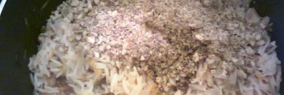 рис с грецким орехом и апельсином