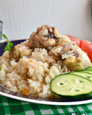 Рис с куриными крылышками в мультиварке