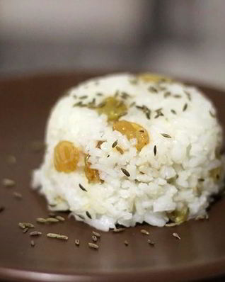 Сладкий рис с изюмом