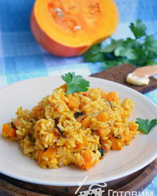 Тушеный рис с тыквой и беконом