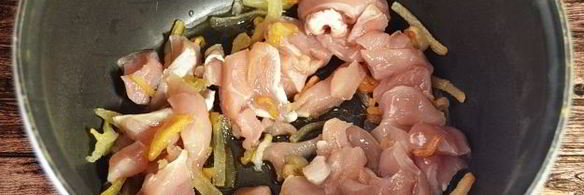 жареная картошка с курицей в мультиварке