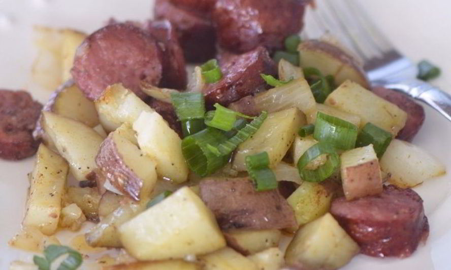 Рецепт жареной картошки с охотничьими колбасками