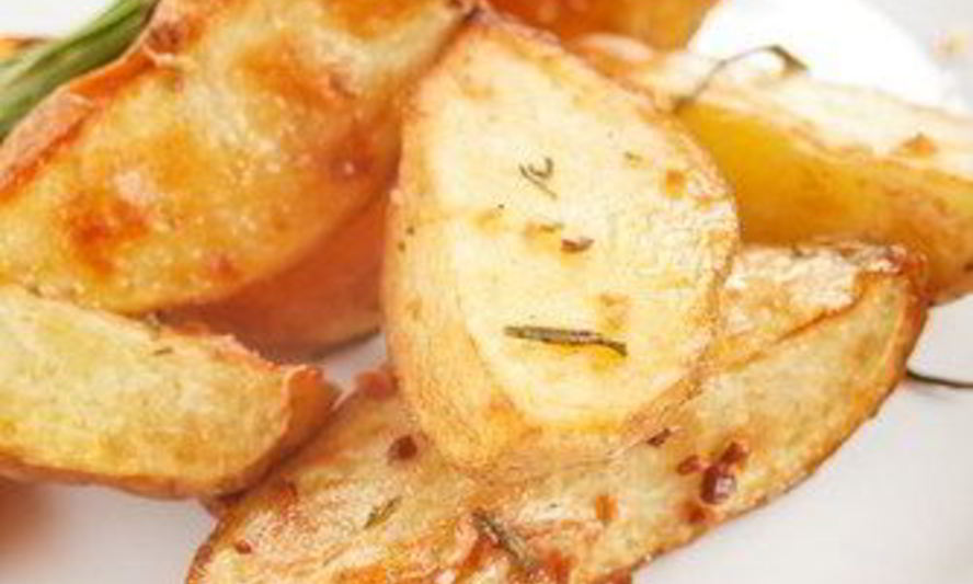 Рецепт жареного картофеля с чесноком