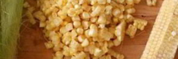 жареный картофель с кукурузой и яйцом