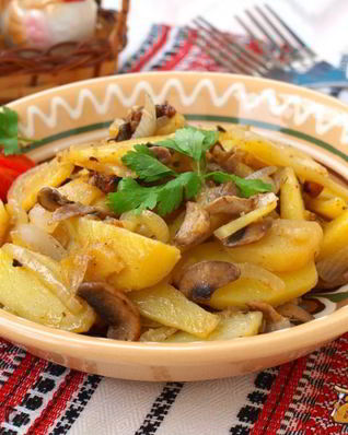 Жареный картофель с шампиньонами