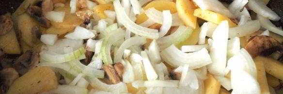 жареный картофель с шампиньонами