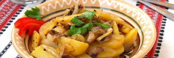 жареный картофель с шампиньонами