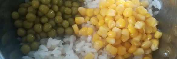 жареный рис с овощами