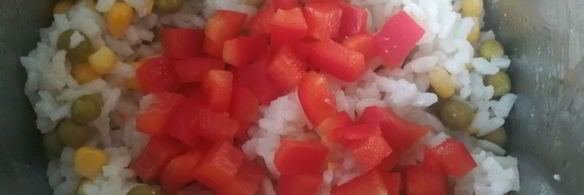 жареный рис с овощами