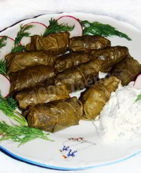 Армянская долма в виноградных листьях