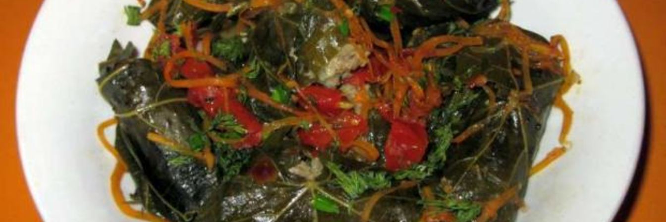 Долма из маринованных листьев