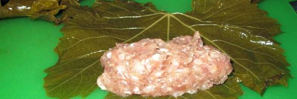 долма из маринованных листьев