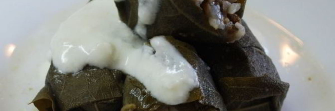 Долма в виноградных листьях