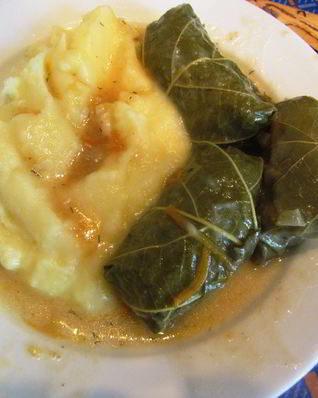 Фаршированные виноградные листья