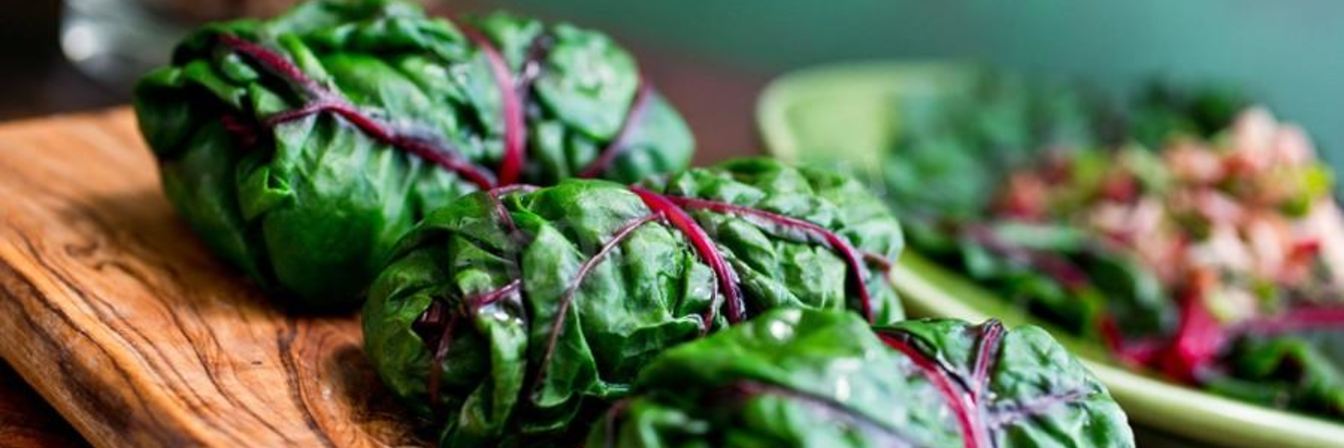 Голубцы из мангольда с креветками и рисом на пару