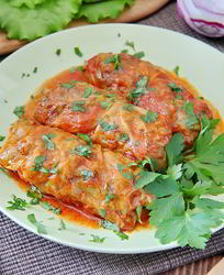 Голубцы из молодой капусты с фаршем и чечевицей