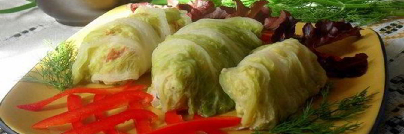 Голубцы на листьях пекинской капусты