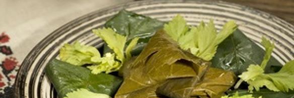 голубцы с творогом в виноградных листьях