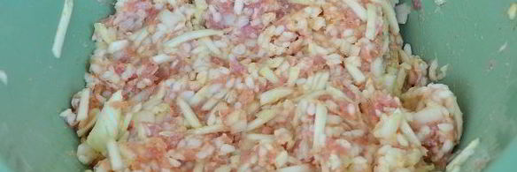 голубцы со свиным фаршем и патиссонами