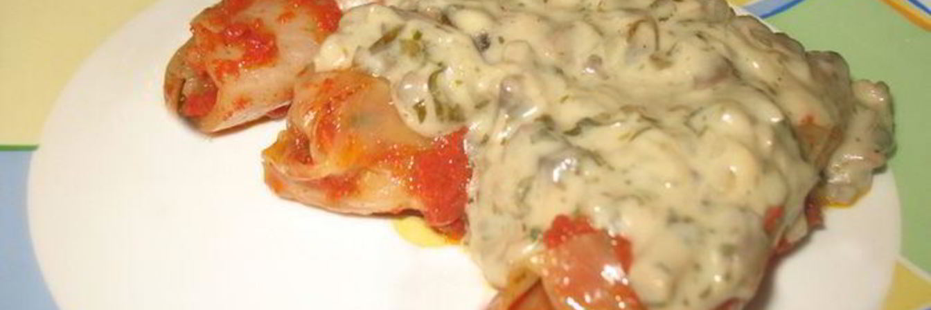 Постные голубцы с грибным соусом