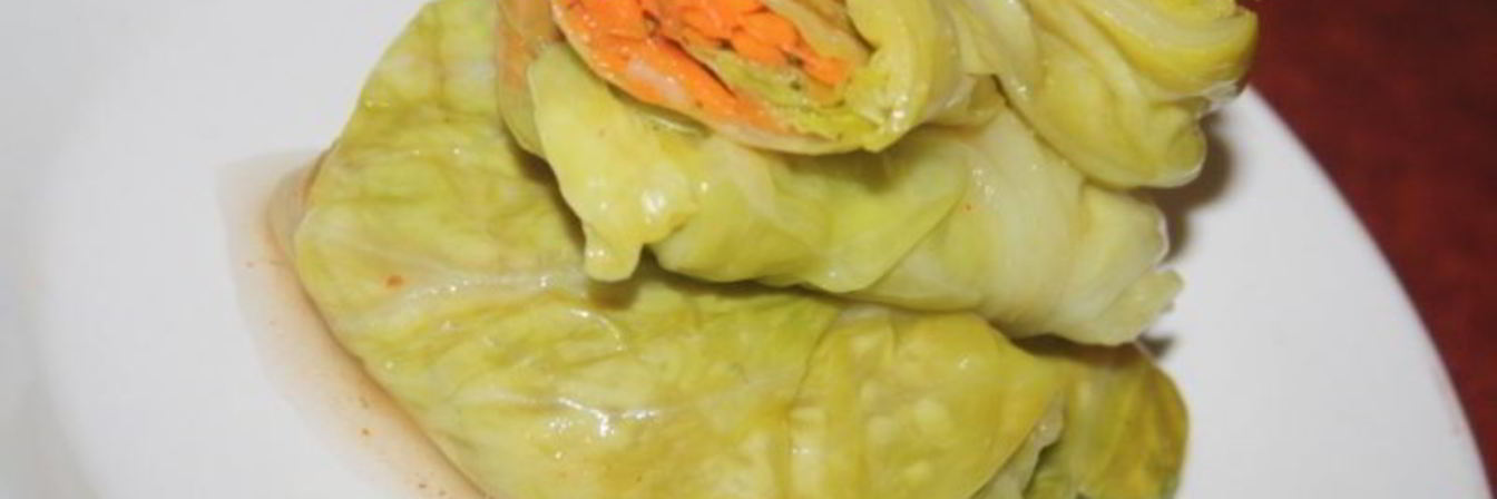 Постные закусочные голубцы с острой морковной начинкой