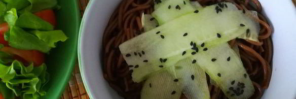 гречневая лапша со свежим огурцом