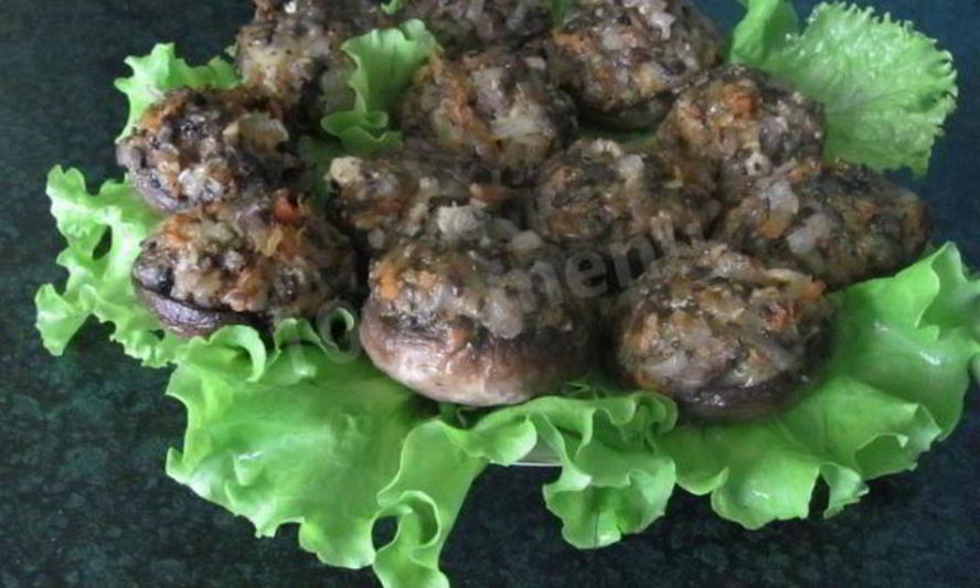 Рецепт фаршированных шампиньонов в духовке с сыром