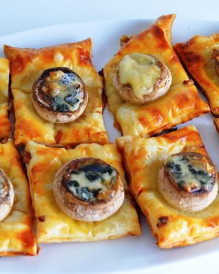 Грибы фаршированные на слоеном тесте