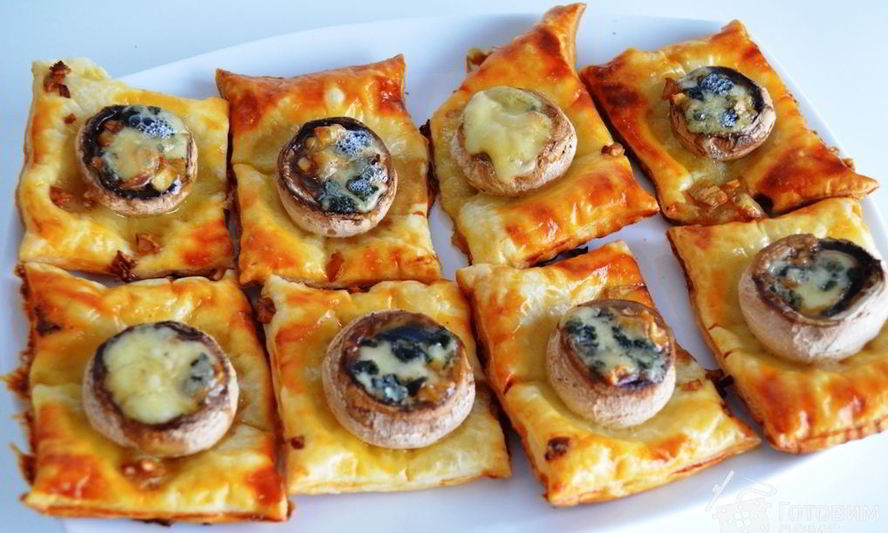 Рецепт грибов фаршированных на слоеном тесте