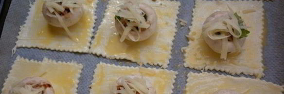 грибы фаршированные на слоеном тесте