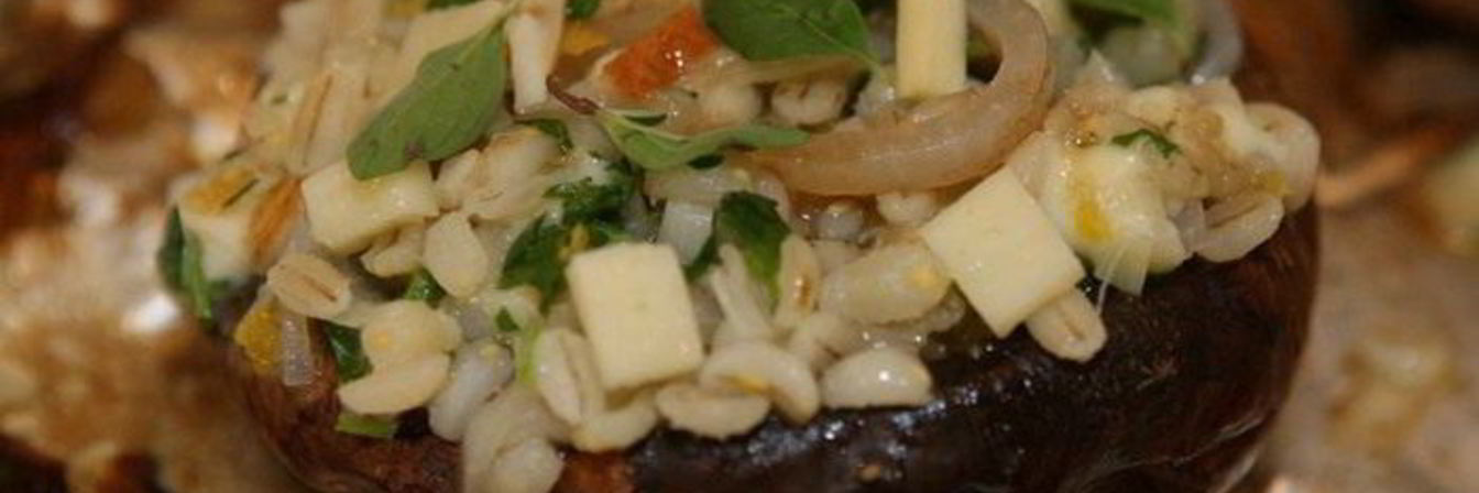 Грибы, фаршированные перловкой