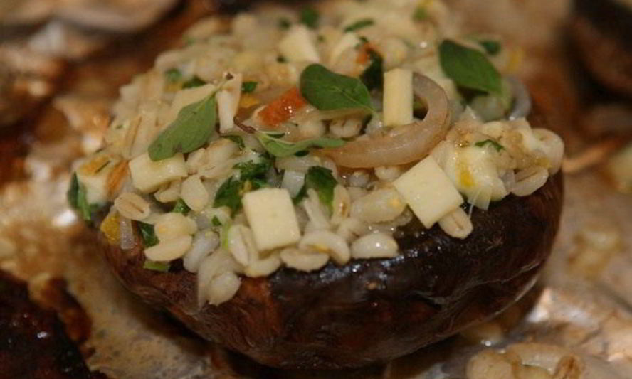 Рецепт грибов, фаршированных перловкой