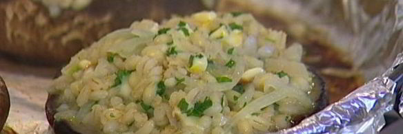 грибы, фаршированные перловкой