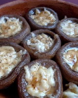 Грибы под сыром в духовке