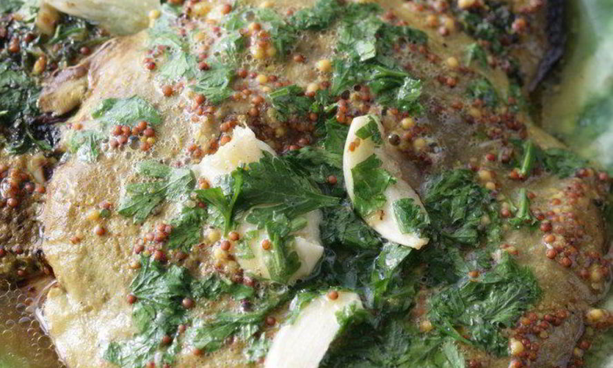 Рецепт грибов с горчицей, маслом и петрушкой на гриле