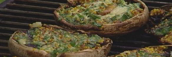 грибы с горчицей, маслом и петрушкой на гриле