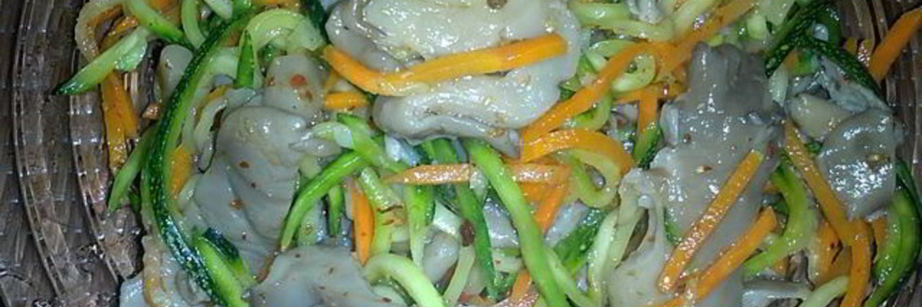 Грибы вешенки с овощами по-корейским мотивам