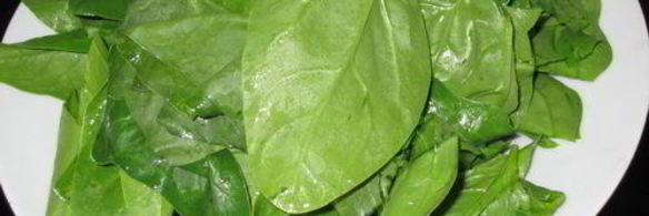 грибы, запеченные со шпинатом и яйцом