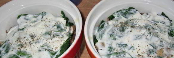 грибы, запеченные со шпинатом и яйцом