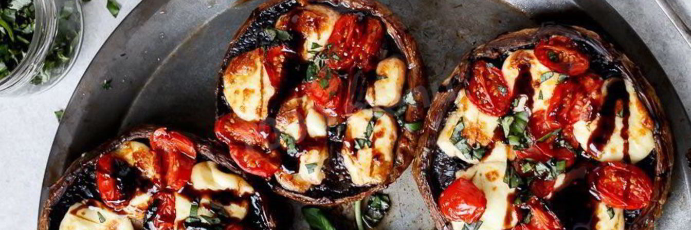 Королевские шампиньоны запеченные с черри и моцареллой