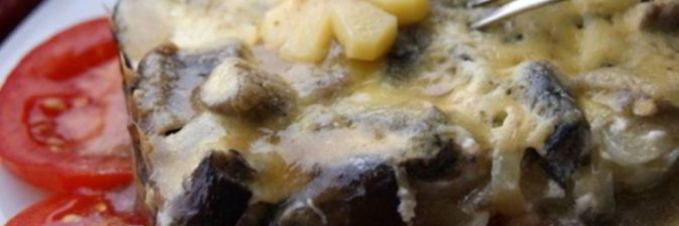 Лисички, запеченные в духовке с овощами