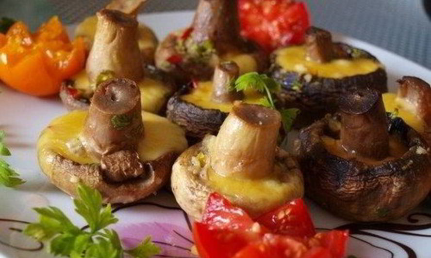 Рецепт острых шампиньонов с сыром из духовки